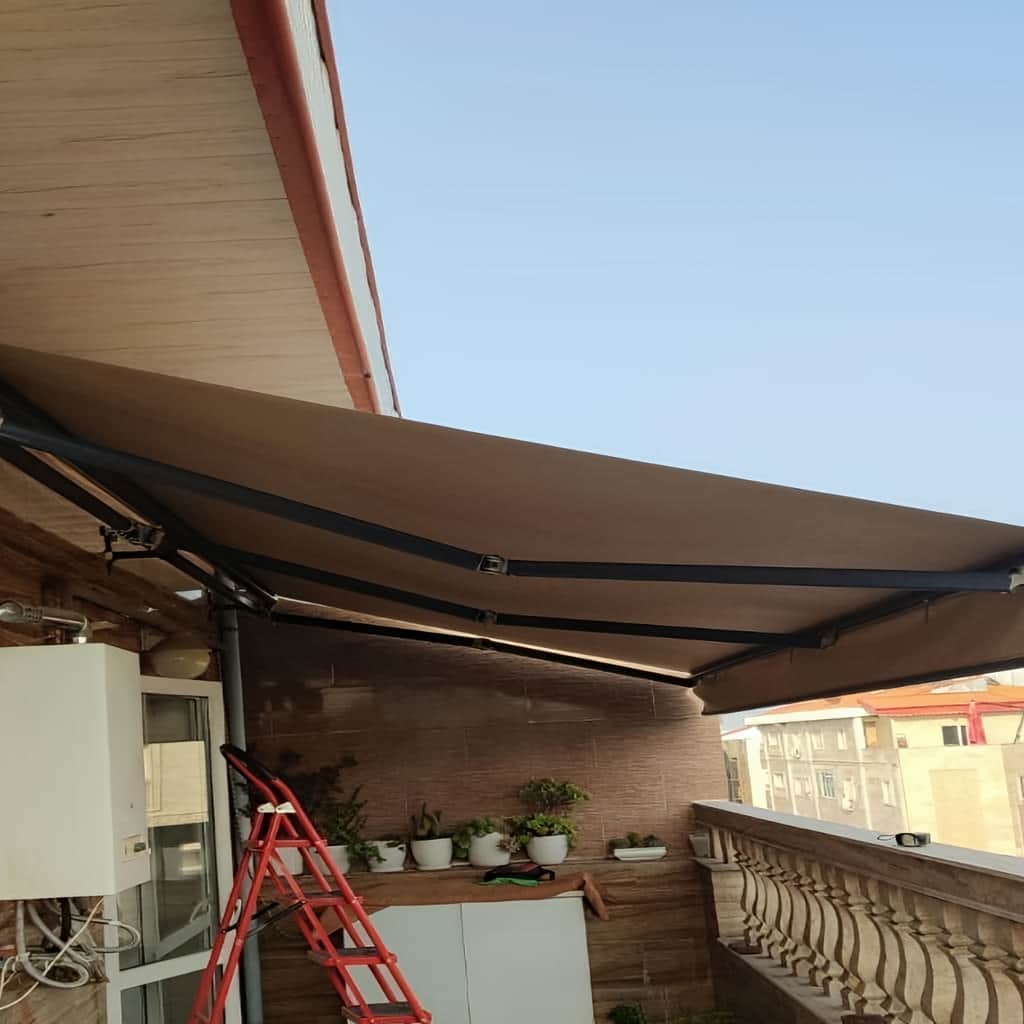 سایبان ریموت دار برقی مناسب ورودی ساختمان