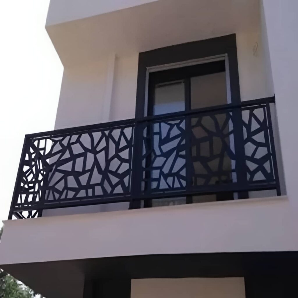 نرده کلاسیک بالکن مناسب تراس مسکونی