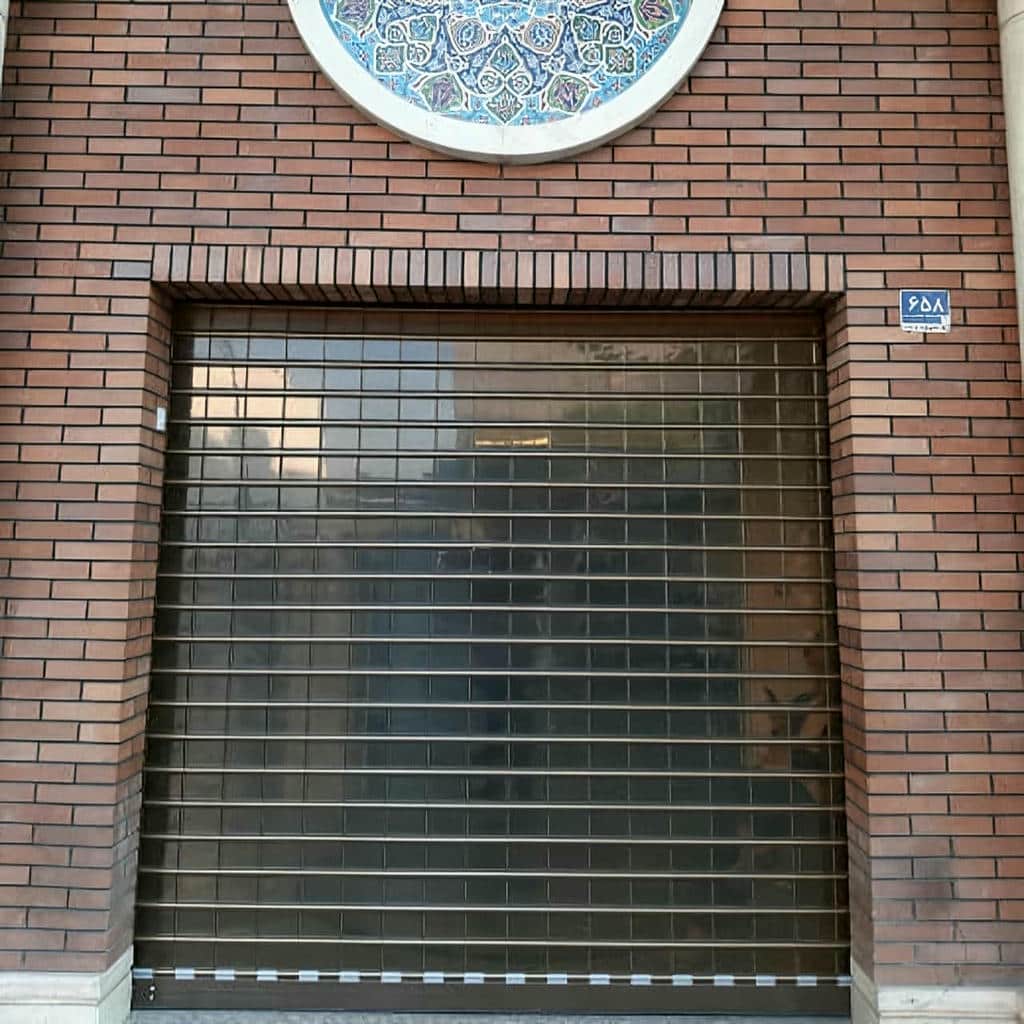 کرکره مغازه برای ورودی کوچک