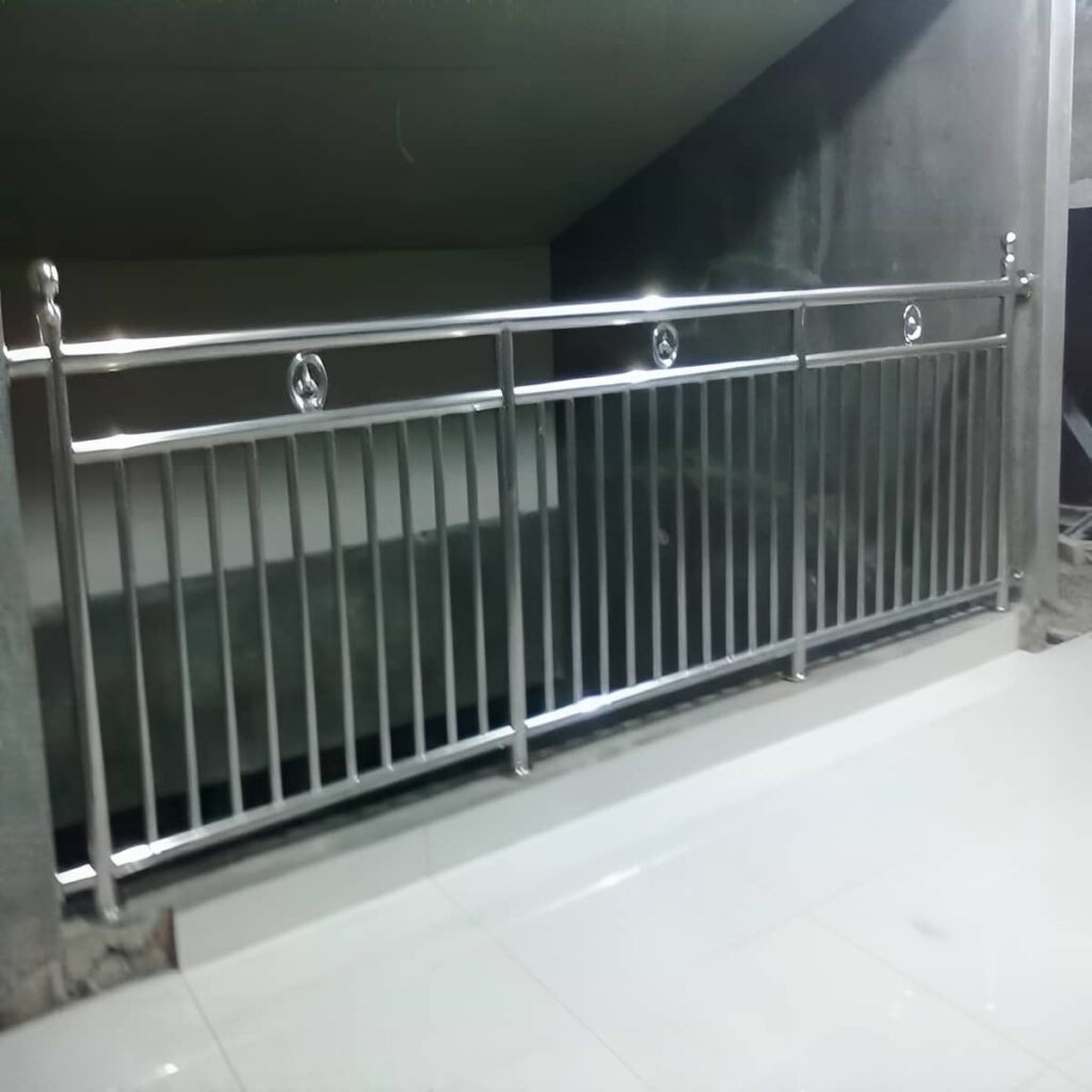 جان پناه بالکن برای امنیت روزانه