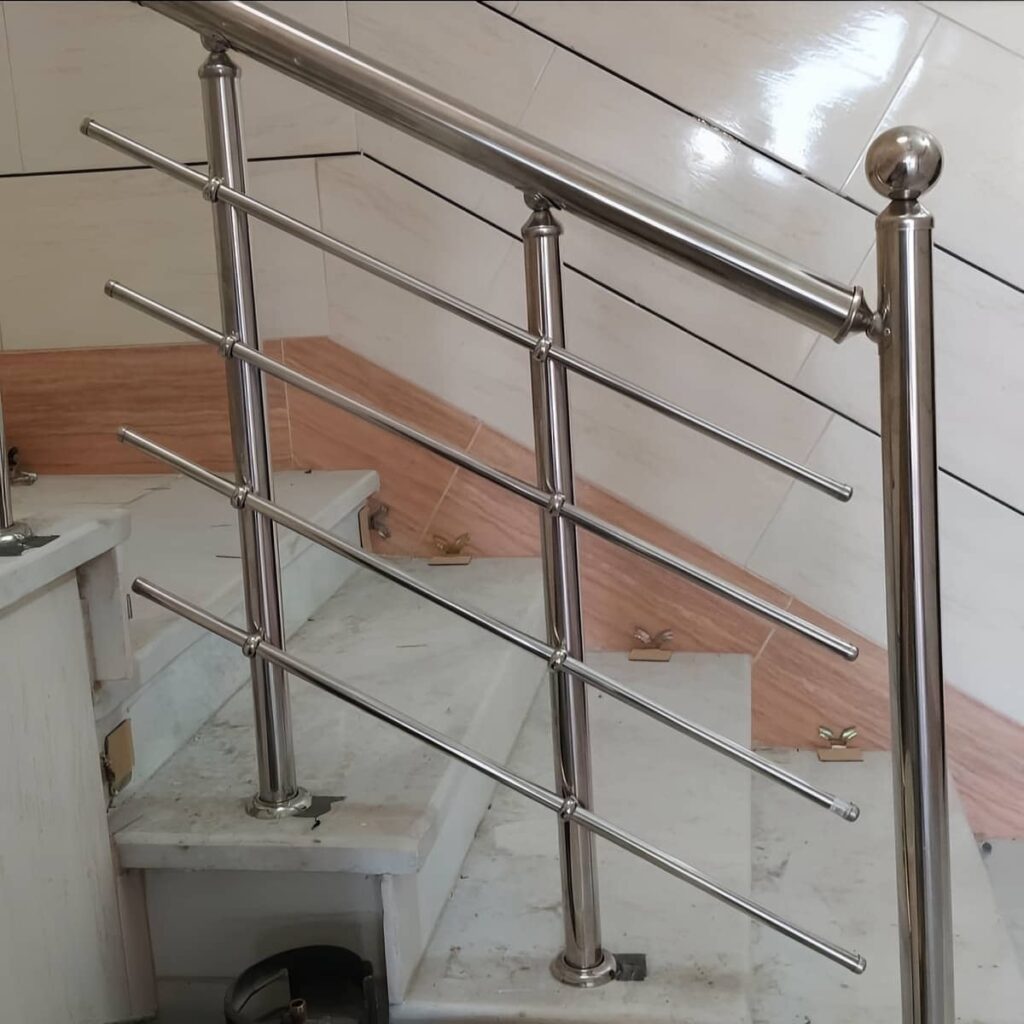 نرده استیل بالکن با متریال مقاوم