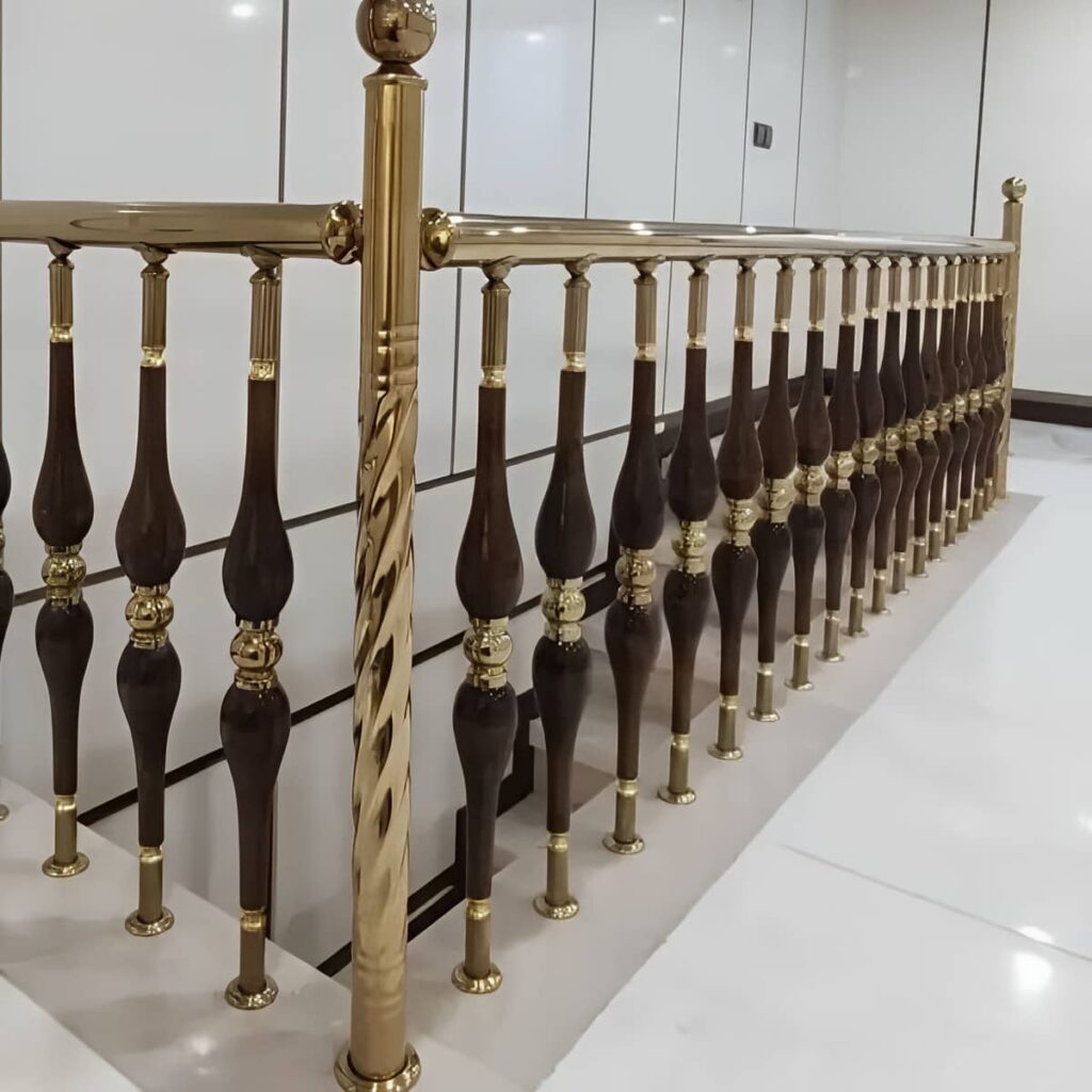 نرده استیل راه پله با سطح براق مدرن