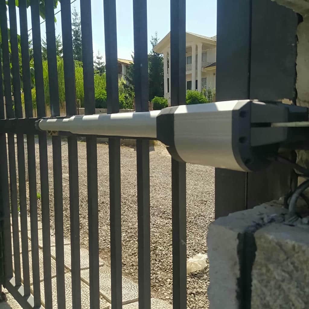 جک درب حیاط با سیستم ریلی ورودی
