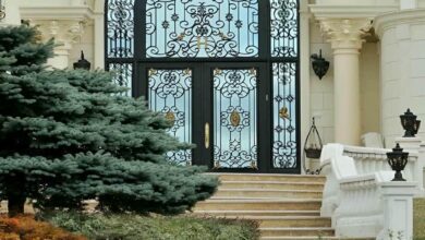 درب ویلایی پارکینگ فرفورژه با نمای کلاسیک