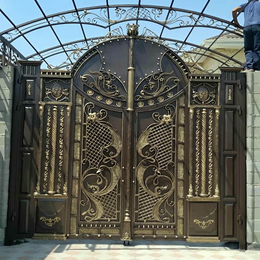 درب لوکس ویلا فلزی با نمای مینیمال