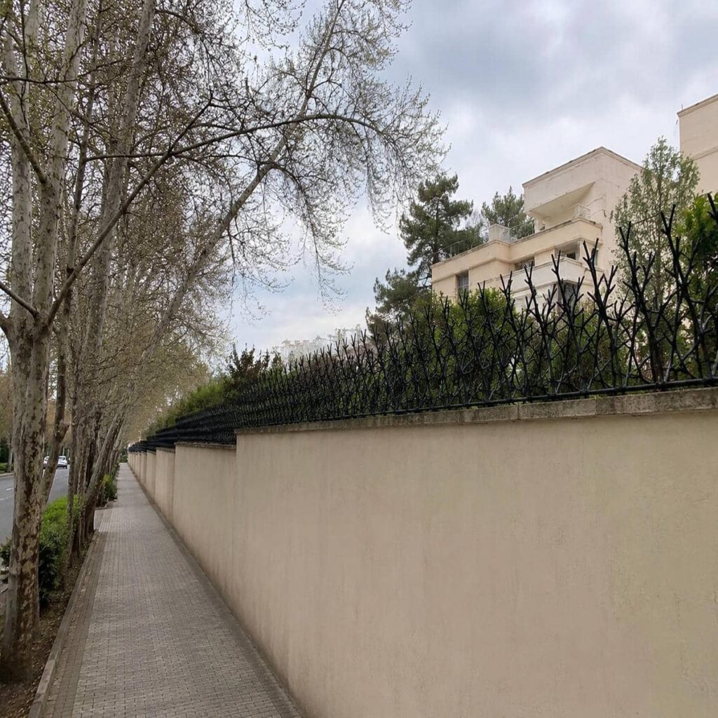 حفاظ دیوار حیاط مدل لیلیوم حفاظ دیوار حیاط مدل لیلیوم