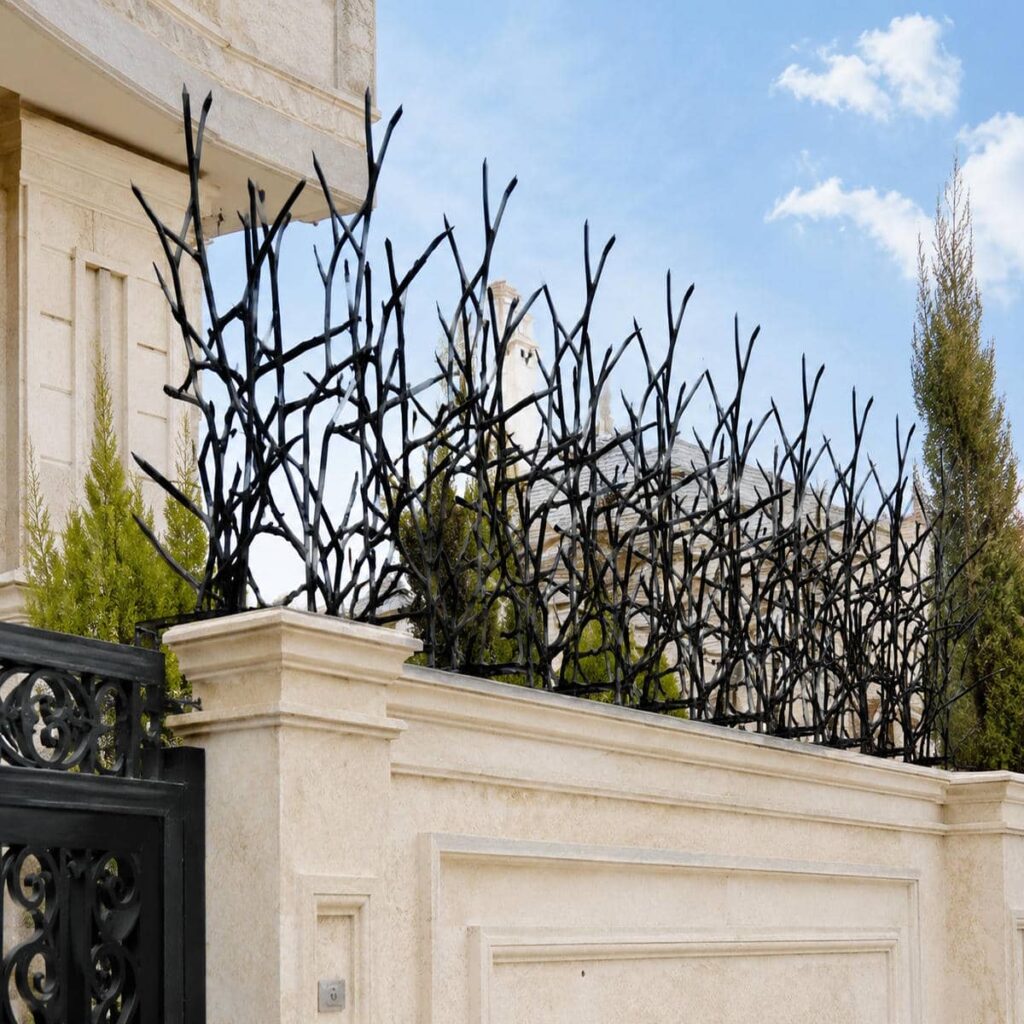 حفاظ دیوار مدل سرنیزه ای فلزی حفاظ دیوار مدل سرنیزه ای فلزی