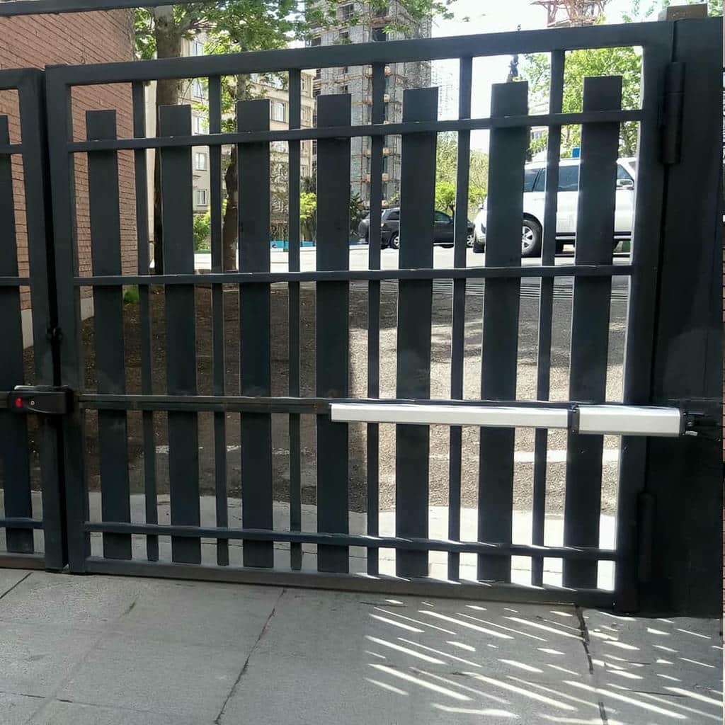 جک بازویی درب حیاط استان کرمان با کنترل دسترسی