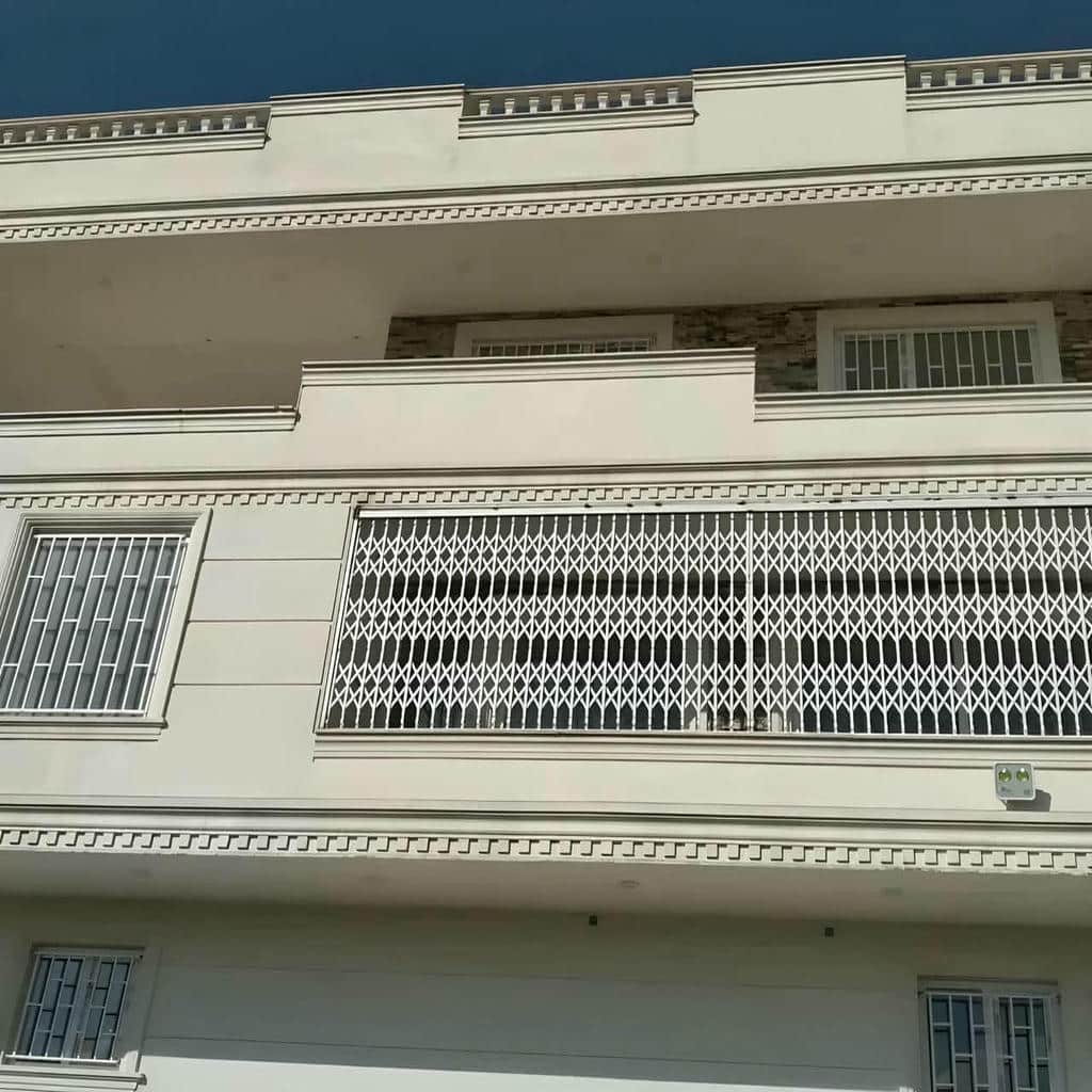 حفاظ درب آپارتمان مشکی زاهدان حفاظ درب آپارتمان مشکی زاهدان