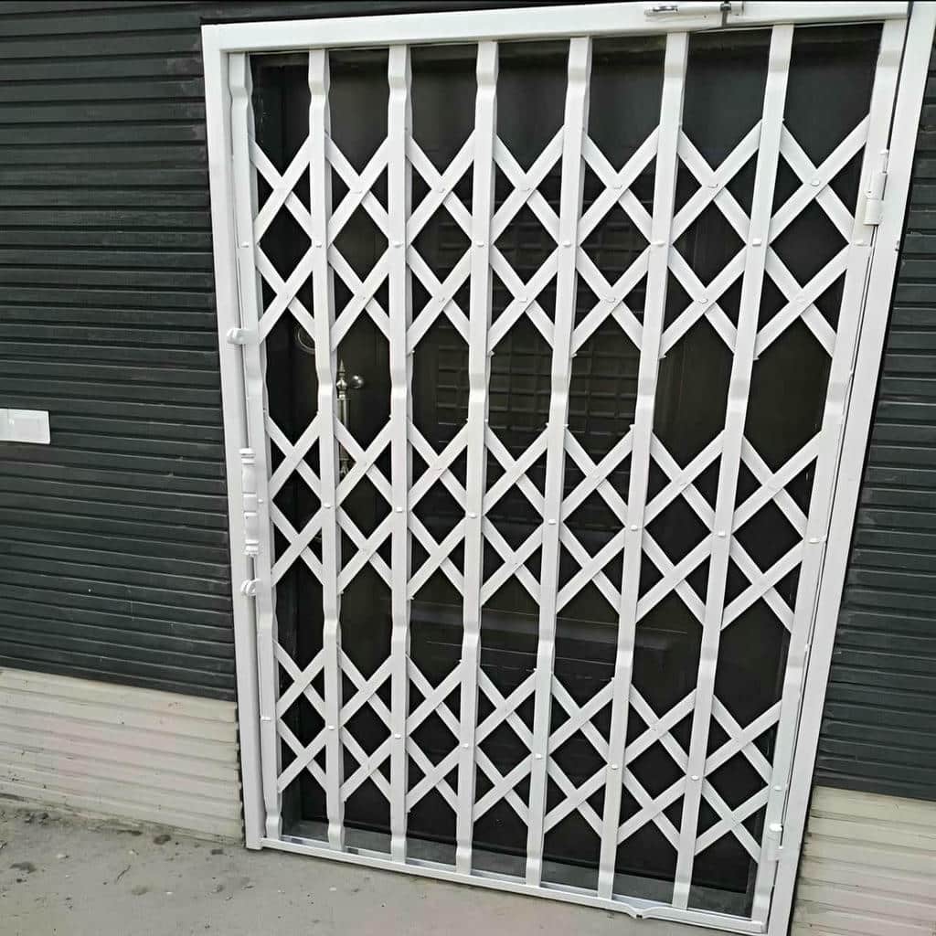 حفاظ درب آکاردئونی طرح دار حفاظ درب آکاردئونی طرح دار