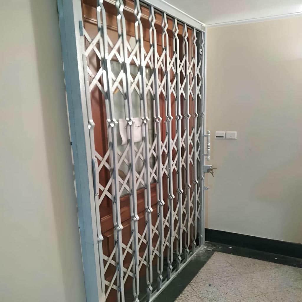حفاظ درب آکاردئونی فلزی همدان
