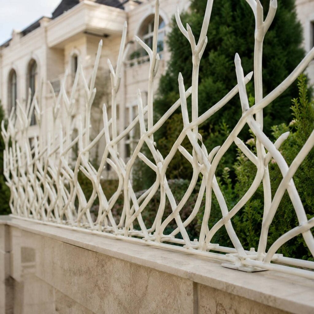 حفاظ دیوار اصفهان سرنیزه ای مشکی