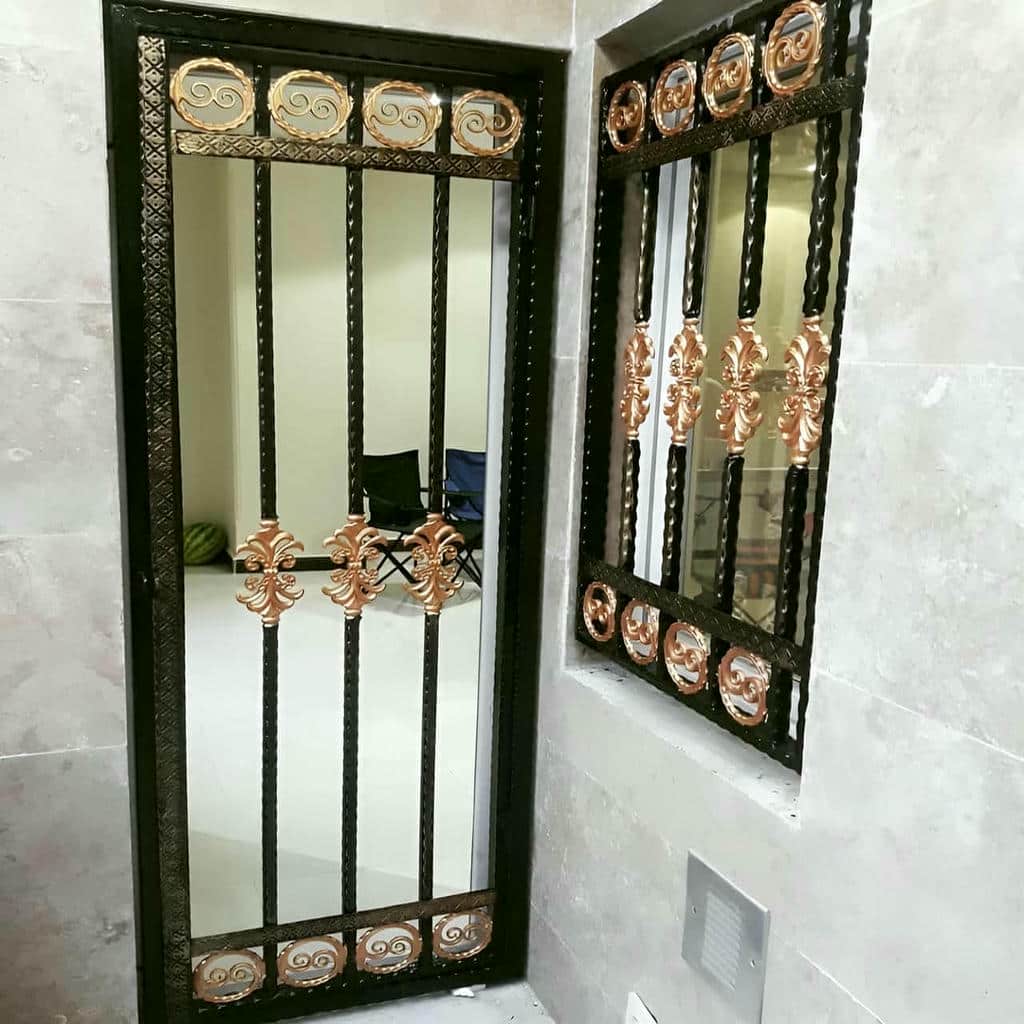 حفاظ پنجره استان همدان مدل ساده فلزی
