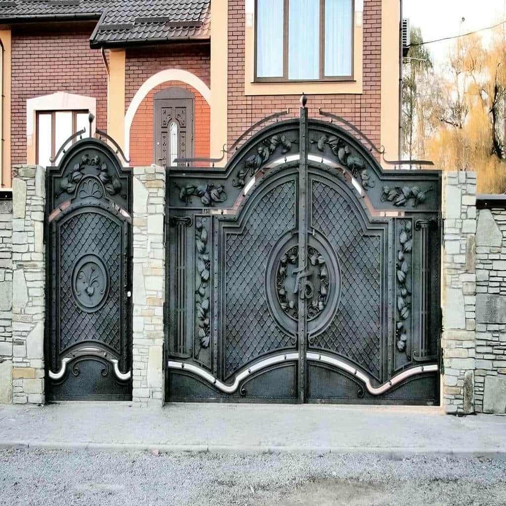 درب حیاط رنگ شده نمای مدرن