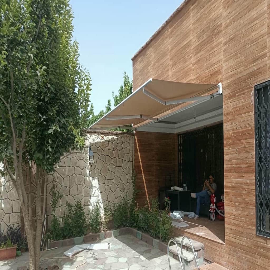 سایبان اتوماتیک سفید برای فضای تجاری استان زنجان