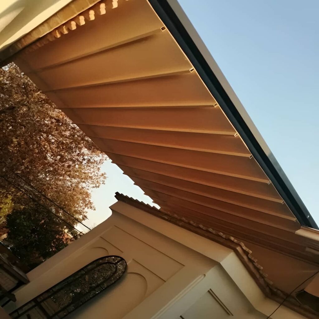 سایبان متحرک با پوشش پارچه ای