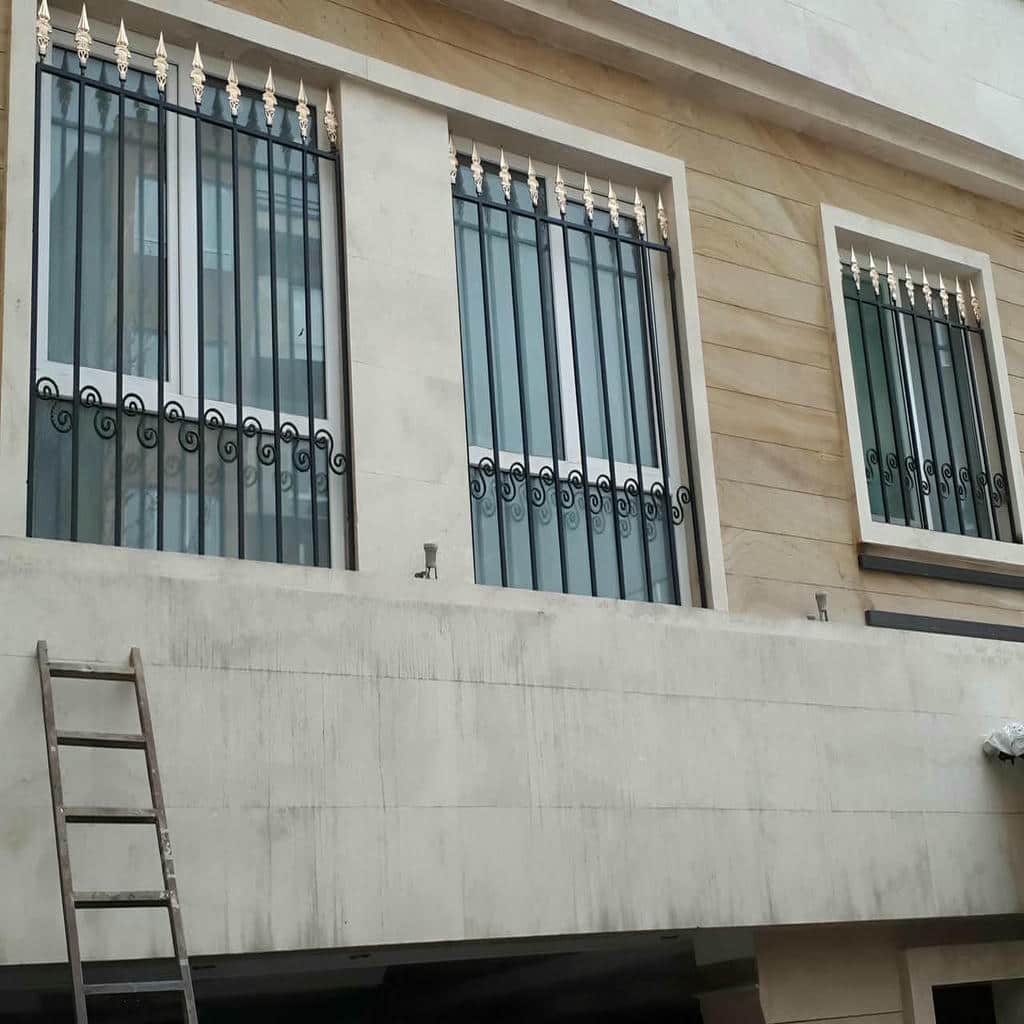 محافظ پنجره کلاسیک ساختمان