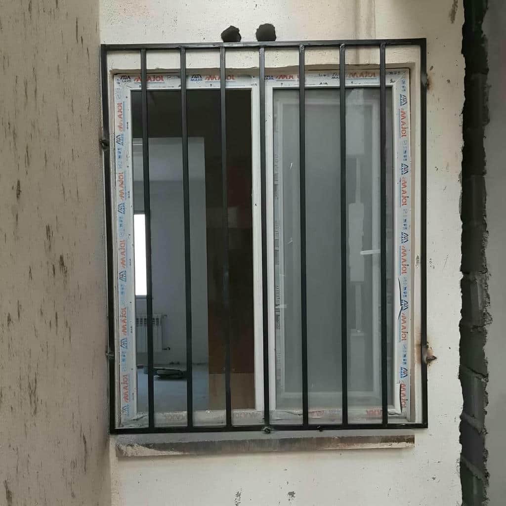 مدل حفاظ پنجره ساده برای نمای مینیمال