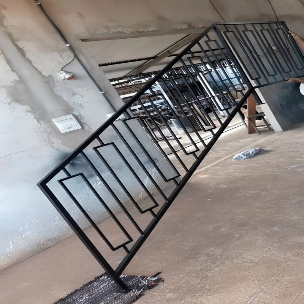 نرده راه پله استان خوزستان با طراحی فلزی مدرن