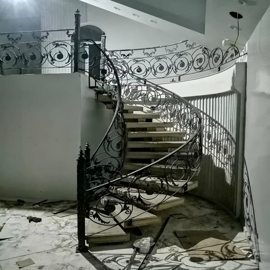 نرده راه پله فلزی خرم آباد با طراحی مدرن