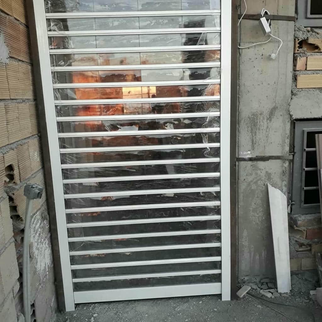 کرکره برقی نمای مدرن ساختمان