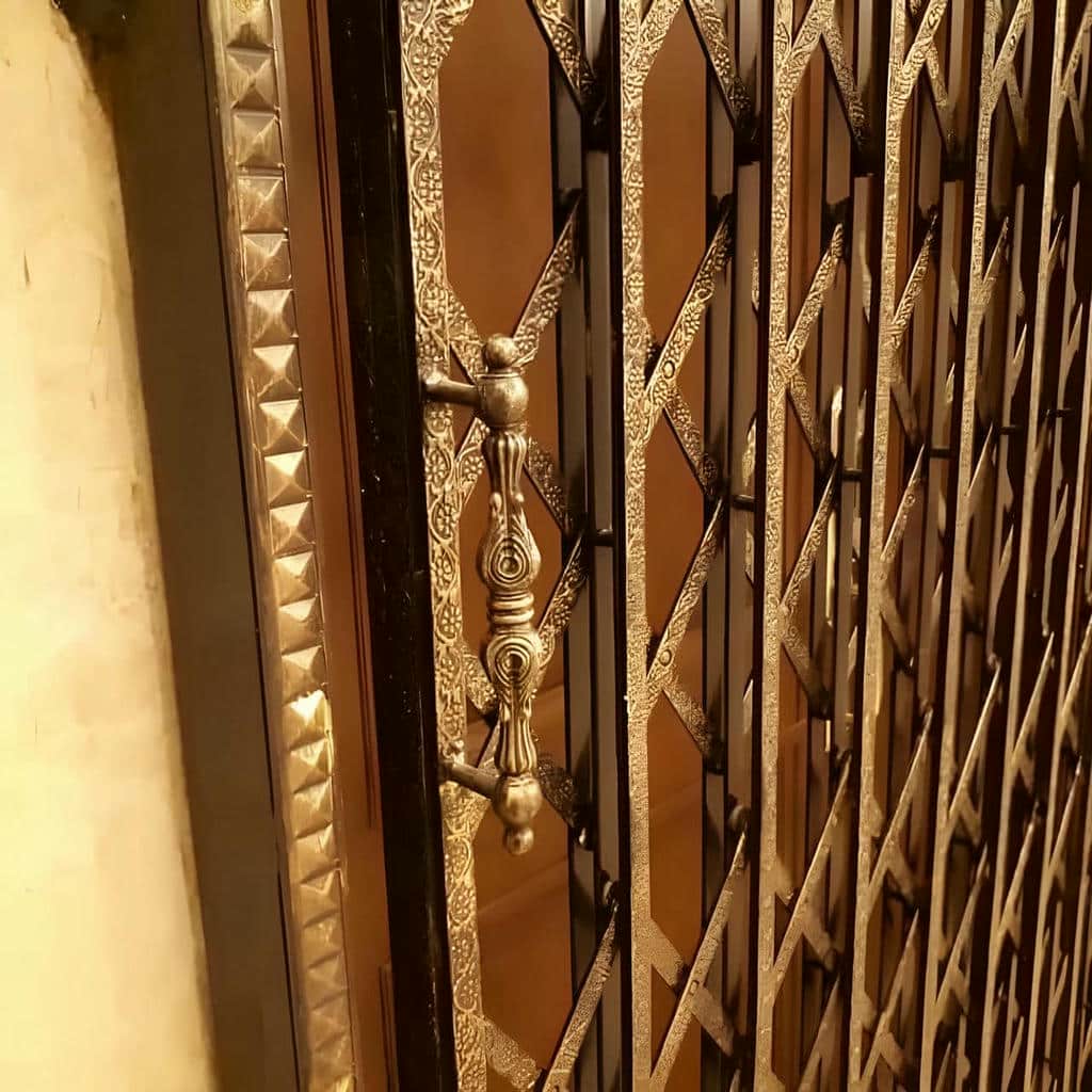 گارد آکاردئونی فلزی با ریل روان