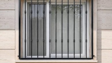 حفاظ پنجره فلزی زاهدان با پوشش رنگ تیره