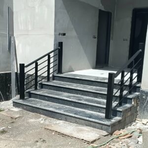 نرده راه پله کرج با طراحی فلزی مدرن
